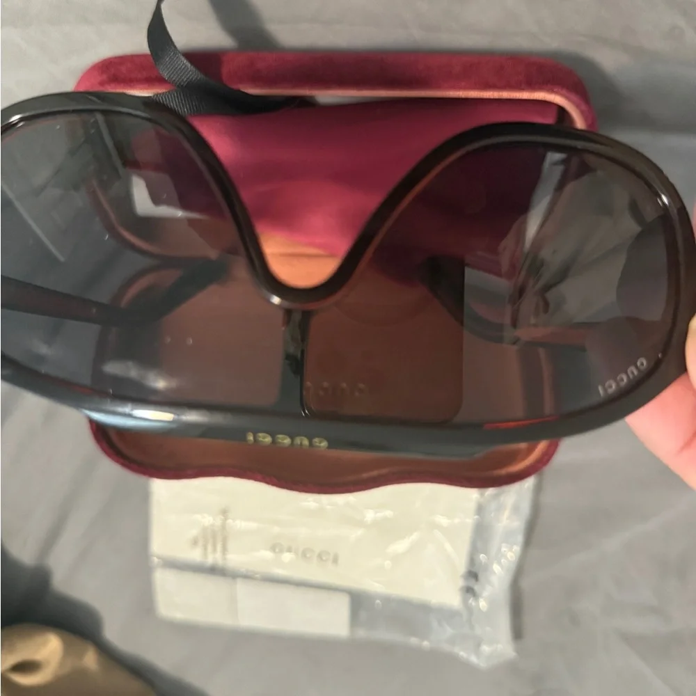 Gucci men’s  Sunglasses - Brown - Picture 6 of 7